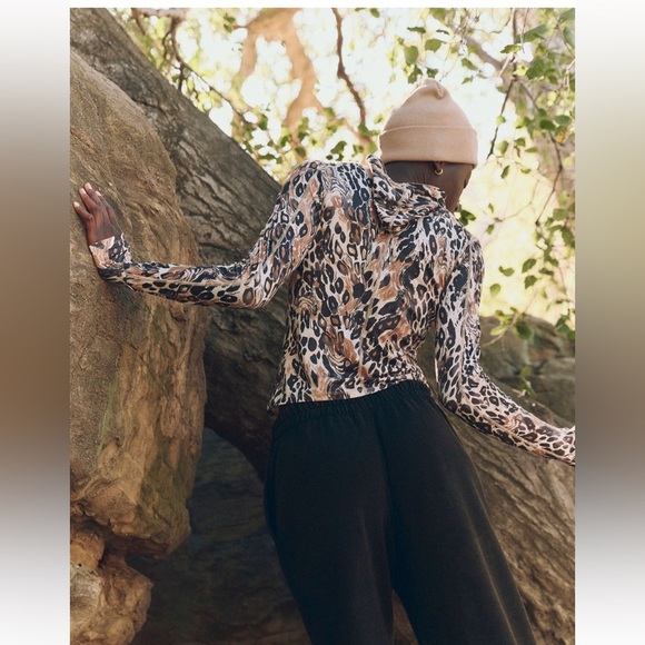 Free People Printed Layer Long Sleeve Top With Hood Faded Leopard Combo Size XL - Picture 2 of 15